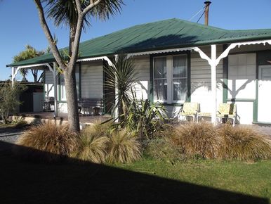 Character Pinedale Backpacker Lodge selling as Freehold Going Concern and successful business in Methven NZ 